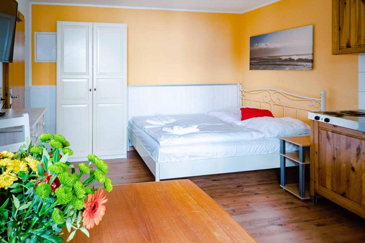 Apartmenthaus Chrischanshof ロストック エクステリア 写真